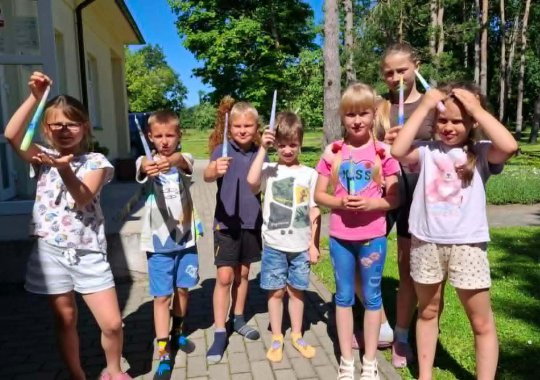 Spalvinga ir kūrybiška vasaros diena Vaikų dienos centre „Spindulys“