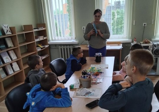 Kūrybiška popietė bibliotekoje – knygų skirtukų dirbtuvės