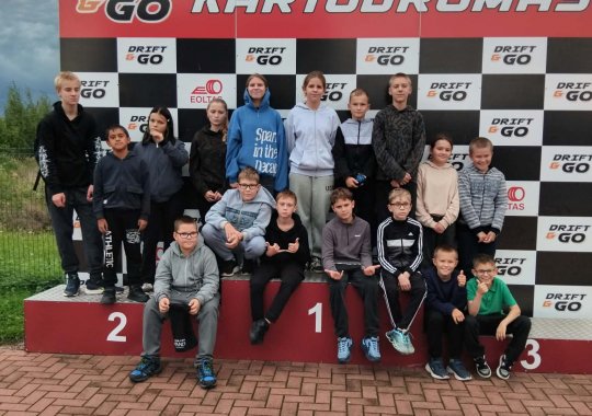 Žagarės vaikų dienos centro „Spindulys“ vaikų laukė smagios pramogos kartinguose