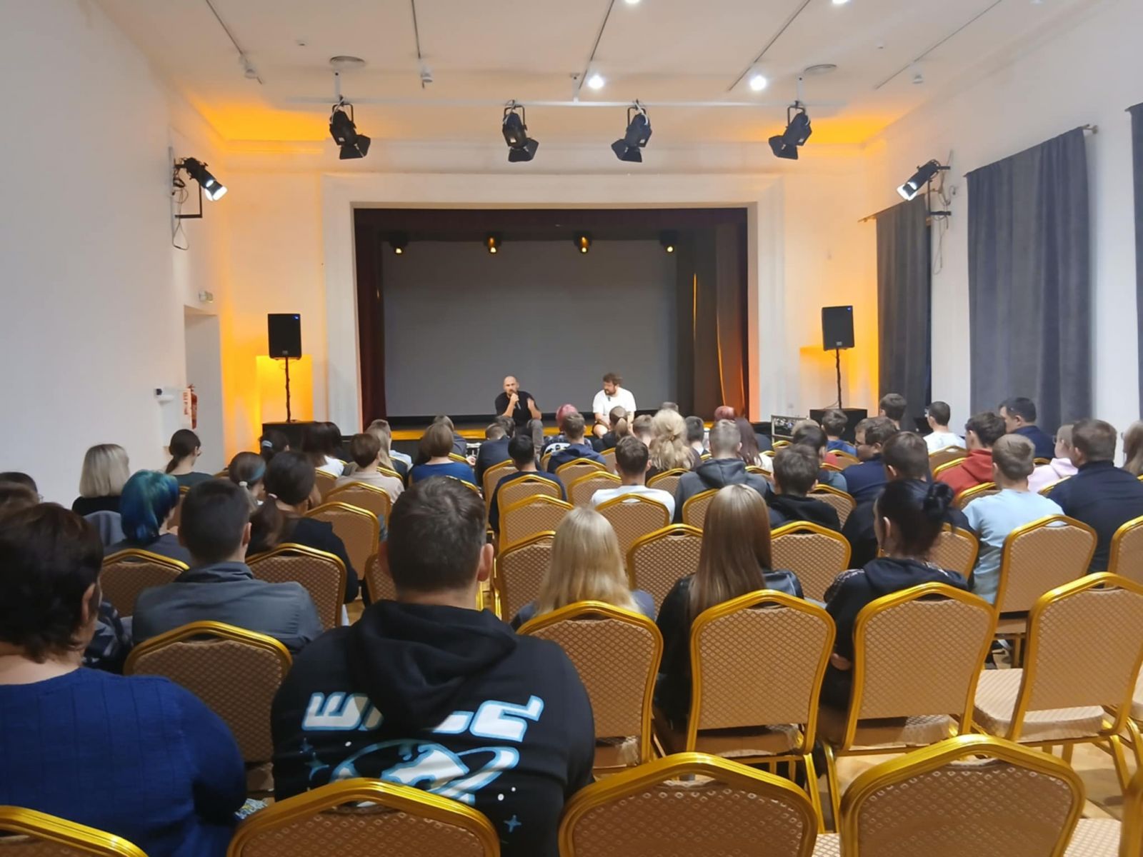 Kylanti žvaigždė Tadas Kanapeckas aplankė Žagarę: atvira patirtis apie šlovę ir vidines kovas