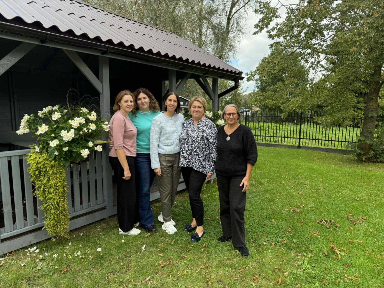 Profesinis bendradarbiavimas: Joniškyje lankėsi Akmenės ir Kelmės rajonų šeiminių namų specialistai